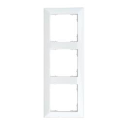 Ramă pentru 3 aparate cu dimensiuni de 55x55mm, albă