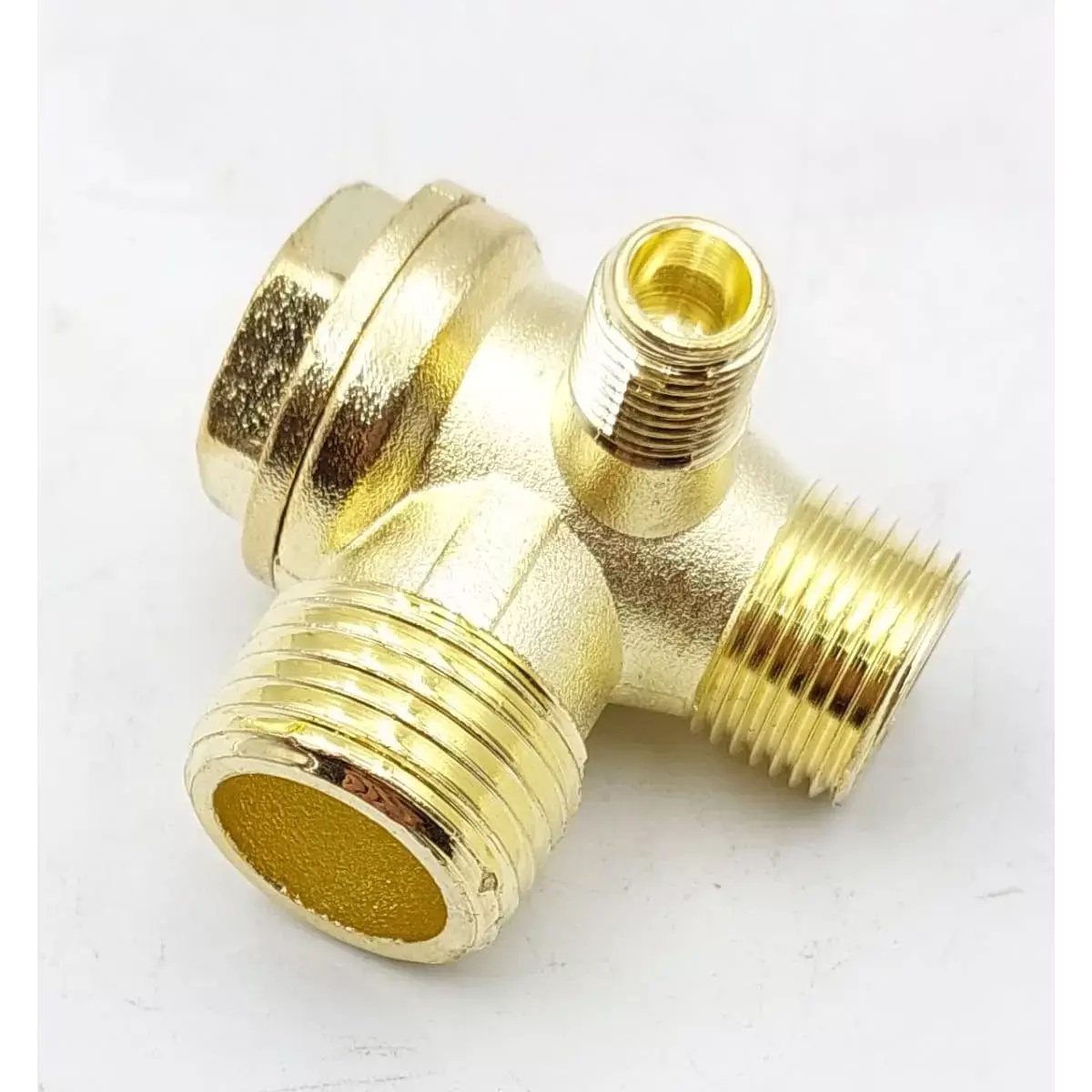 Supapă cu trei căi